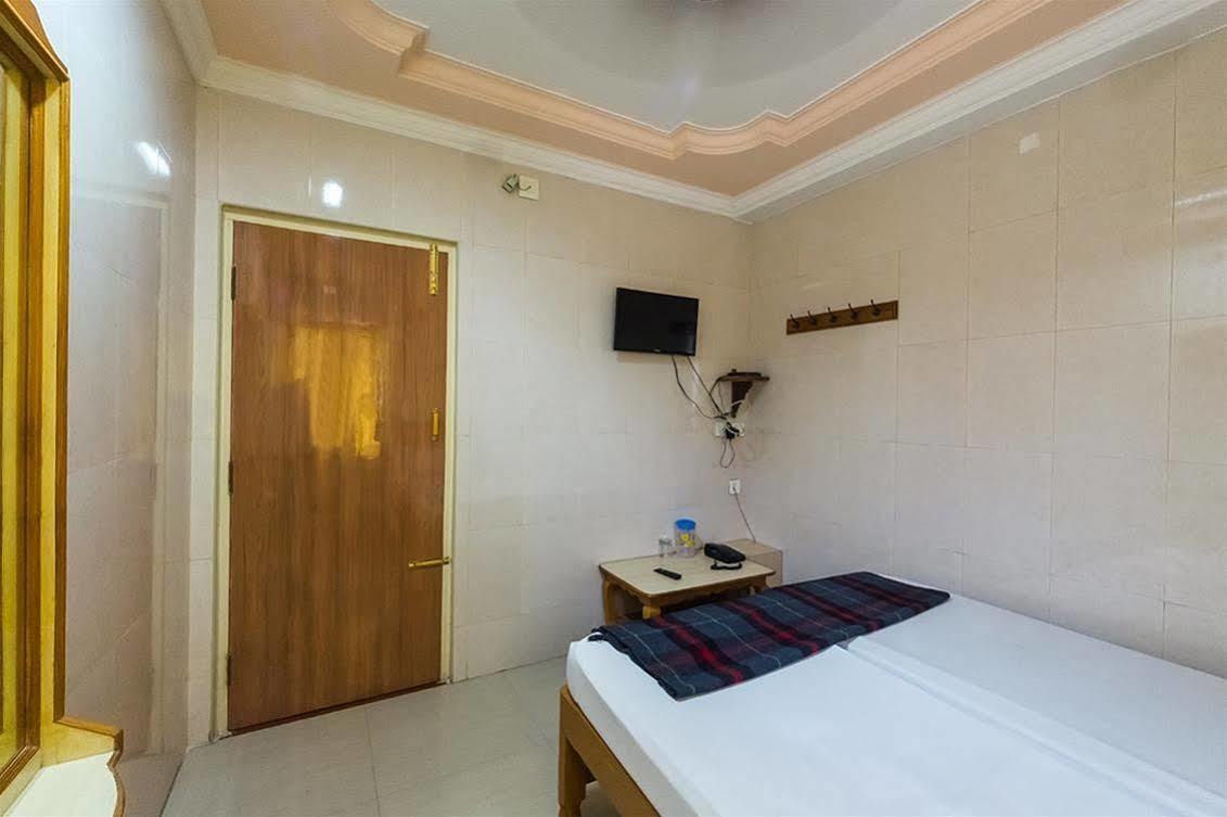 Kvr Deluxe Residency Villa Tirupati Exterior photo